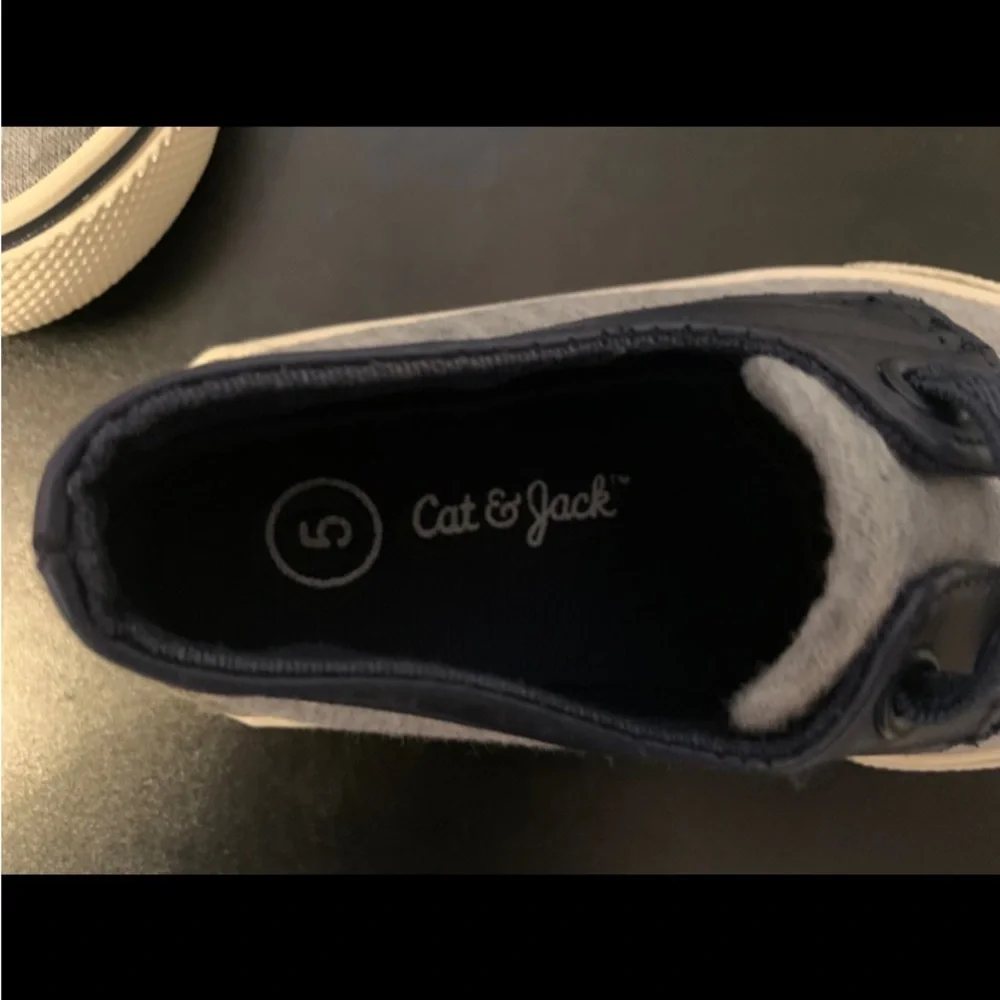 Cat & Jack Grey/Navy Blue Slip-On Sneaker Size  W 5.